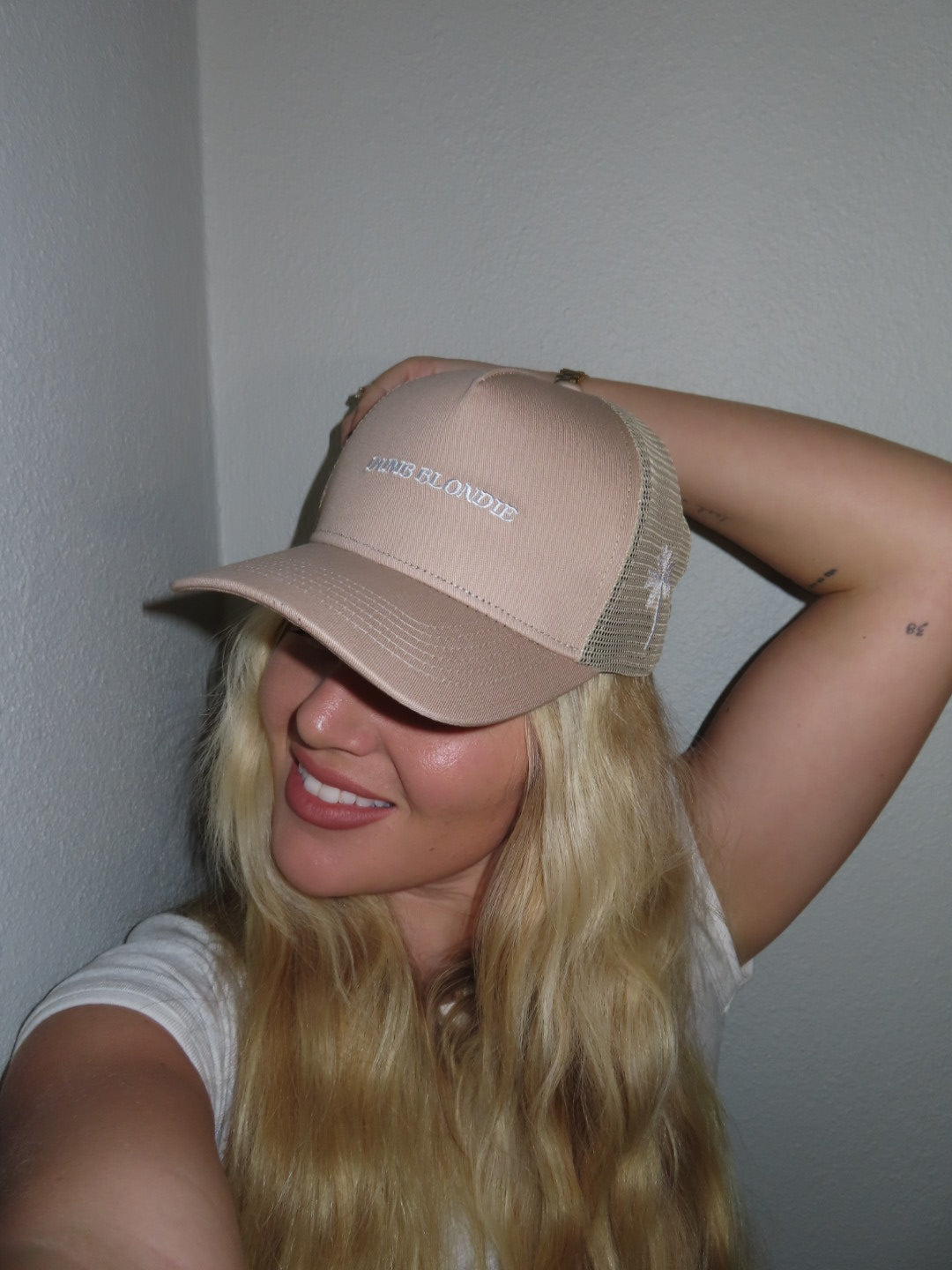 DUMB BLONDIE BEIGE